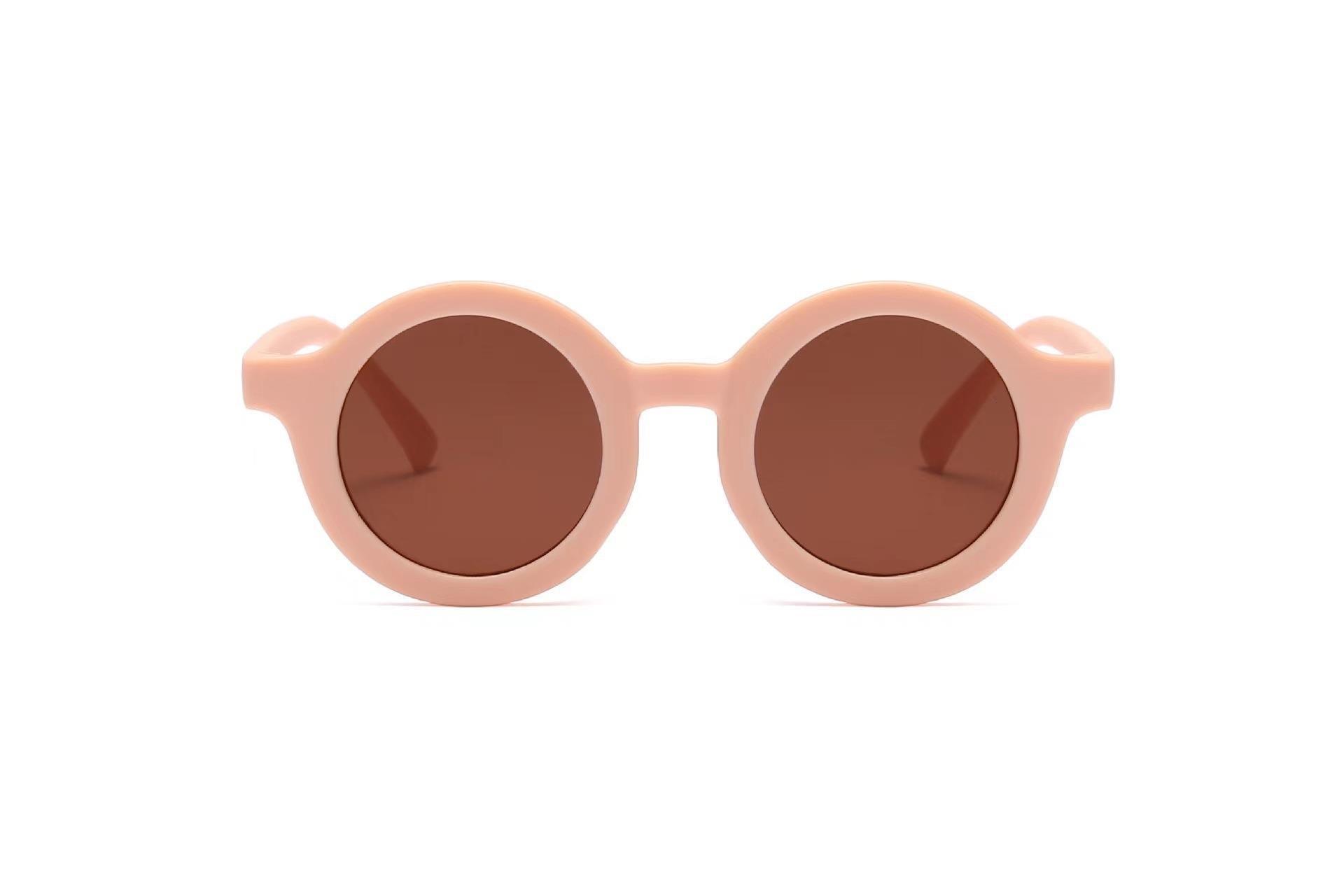 Trendy Round Frame Sunglasses - Image 4