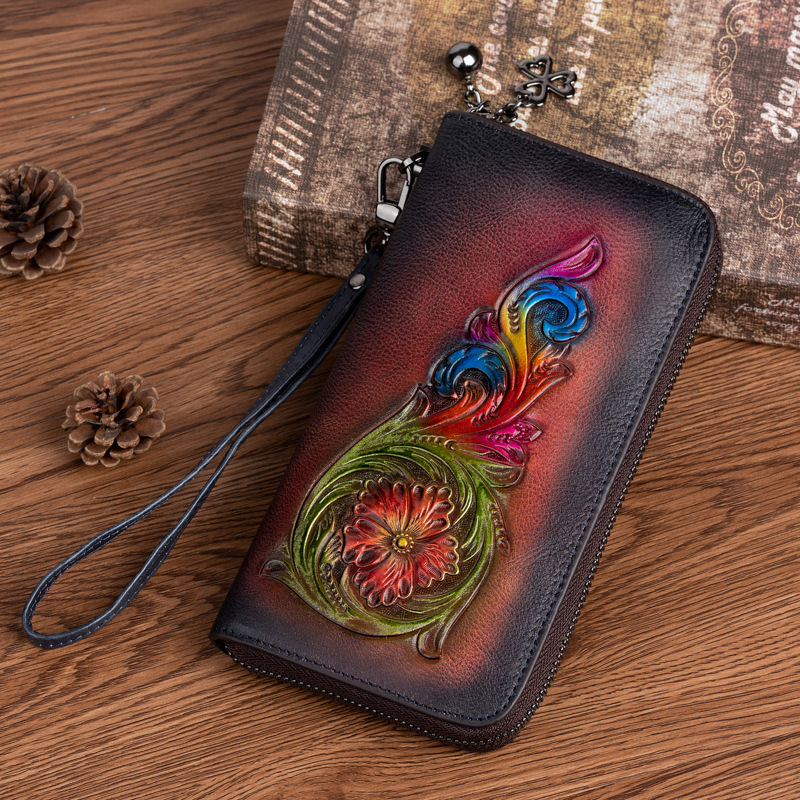 Elegant Women’s Leather Clutch – Vintage Floral Design - Image 7