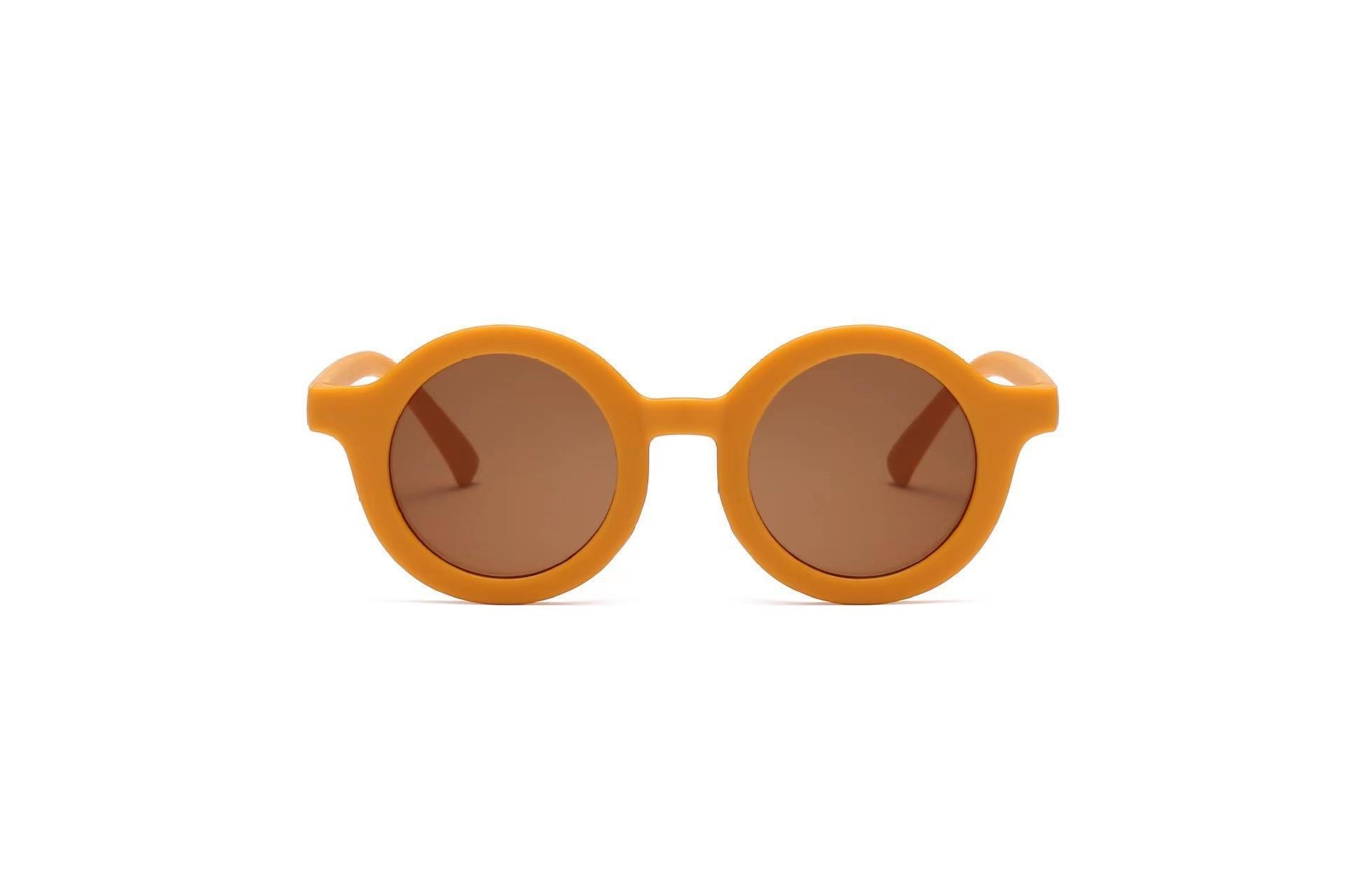 Trendy Round Frame Sunglasses - Image 2