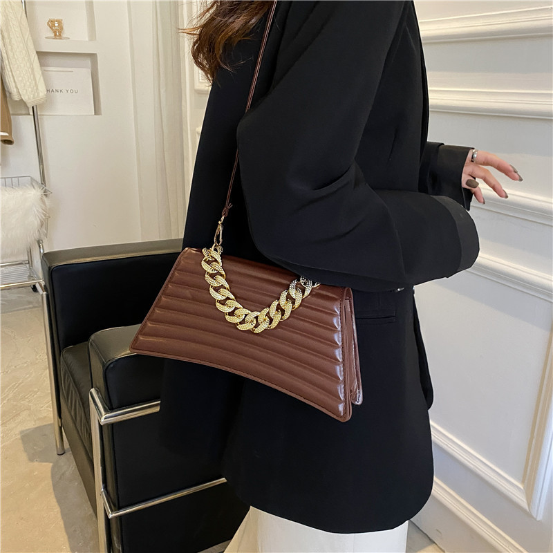 Elegant Ladies Shoulder Bag – Chain Strap Party and Wedding Purse