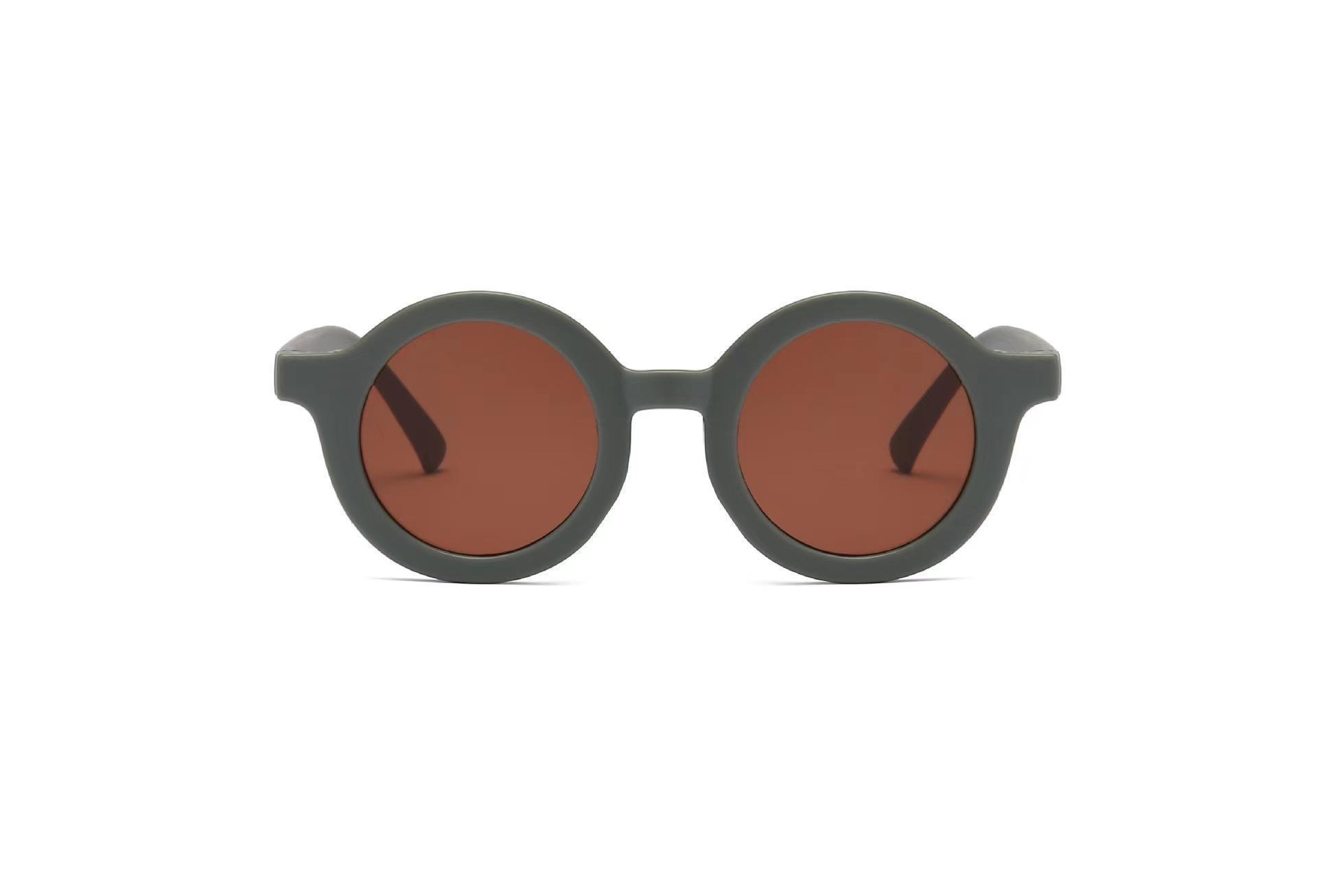 Trendy Round Frame Sunglasses - Image 6