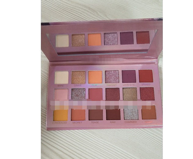 Professional Eyeshadow Palette - Image 10